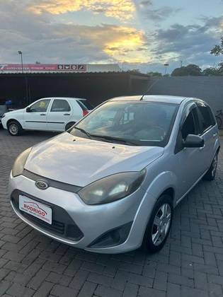 FORD FIESTA 1.6 ROCAM SE 8V FLEX 4P MANUAL FORD FIESTA 1.6 ROCAM SE 8V FLEX 4P MANUAL